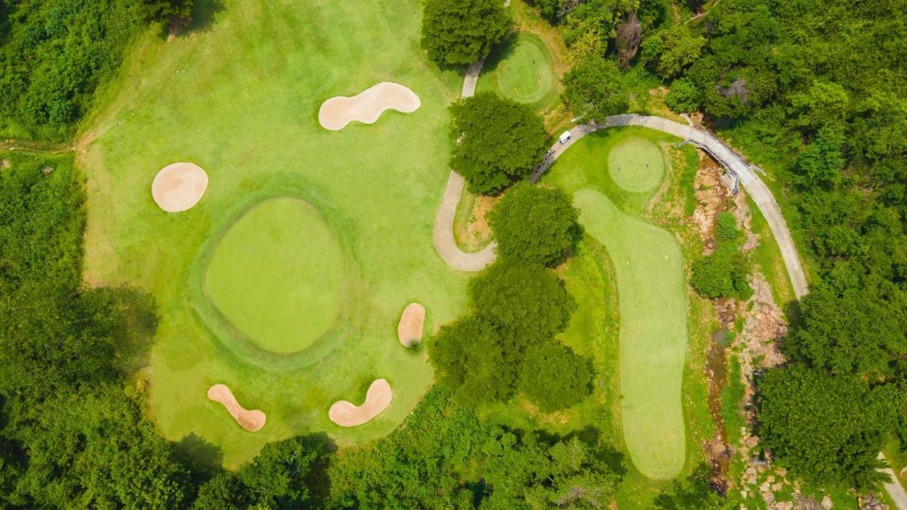 Mountain Creek Golf Resort & Residences Si Khio Exterior photo